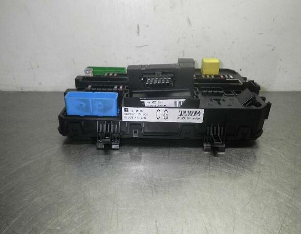 Fuse Box OPEL Astra H (L48)