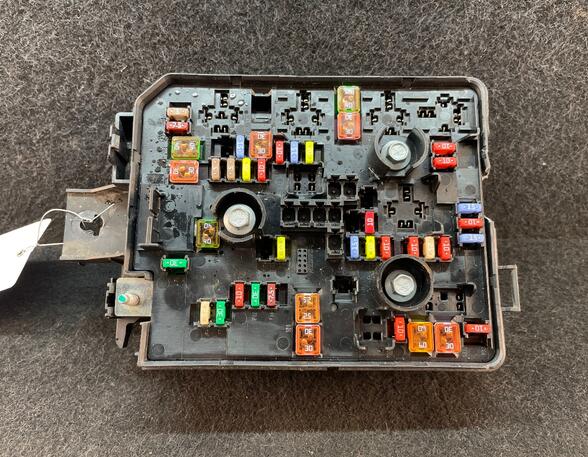 Fuse Box OPEL CORSA E (X15)