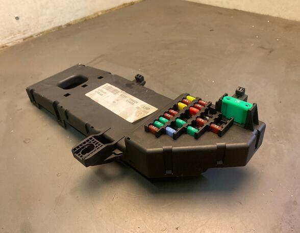 Fuse Box OPEL VECTRA C (Z02)