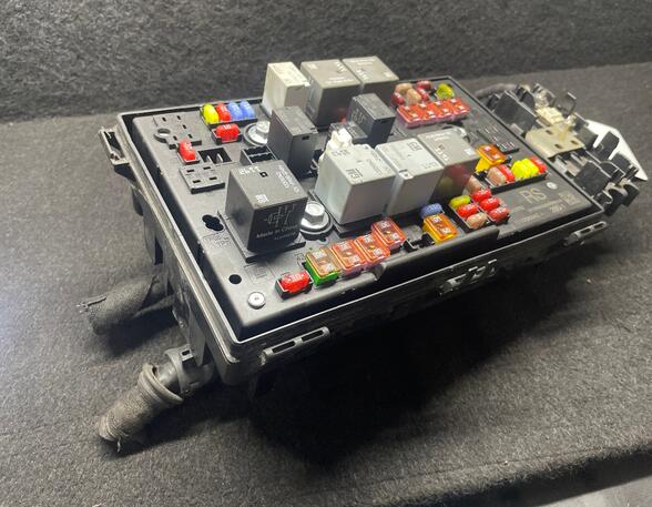 Fuse Box OPEL ASTRA J (P10)