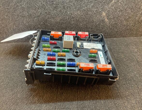 Fuse Box VW PASSAT (362)