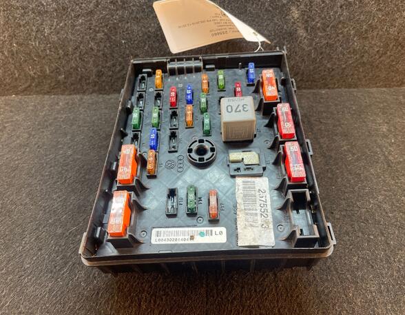 Fuse Box VW PASSAT (362)