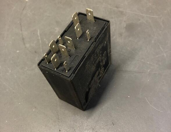 Wash Wipe Interval Relay AUDI A4 (8D2, B5)