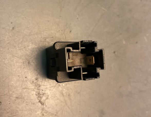 Wash Wipe Interval Relay VOLVO V40 Estate (645)