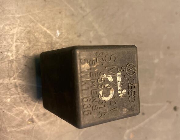 Wash Wipe Interval Relay VW GOLF II (19E, 1G1)