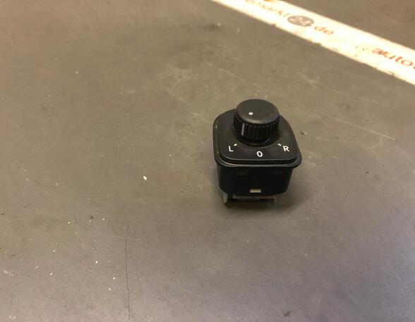 Mirror adjuster switch VW Golf V (1K1)