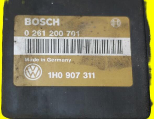 Fuel Injection Control Unit VW Golf III (1H1)