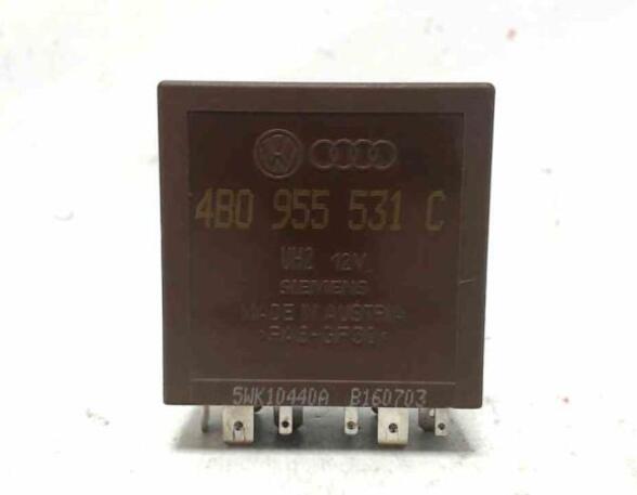 Wash Wipe Interval Relay AUDI A4 (8D2, B5)