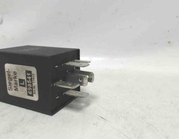 Wash Wipe Interval Relay AUDI A3 (8L1)