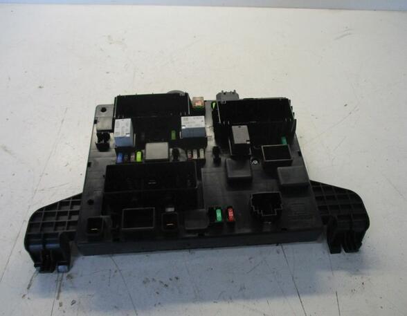 Fuse Box OPEL Astra J Caravan (--)