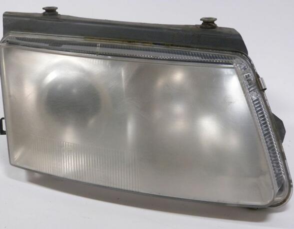 Headlight VW Passat Variant (3B5)