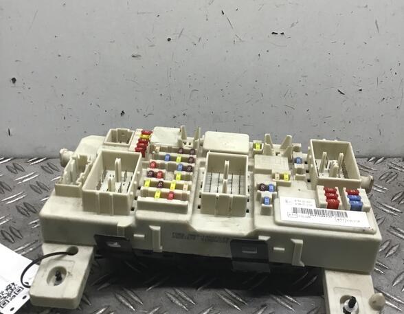 Fuse Box FORD FOCUS II (DA_, HCP, DP)