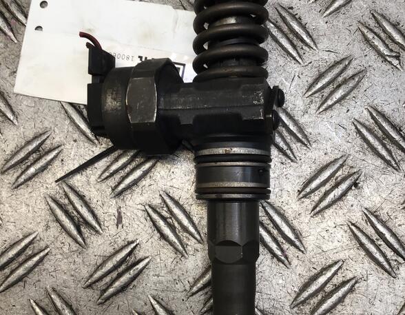 Injector Nozzle VW Passat Variant (3B6)