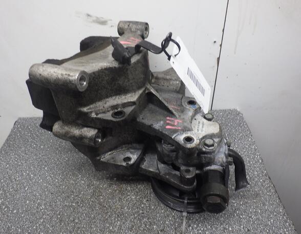 Power steering pump KIA CARENS II Großraumlimousine (FJ)