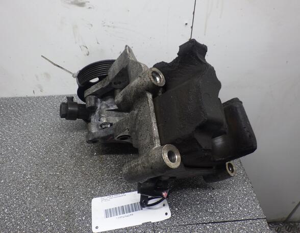 Power steering pump KIA CARENS II Großraumlimousine (FJ)