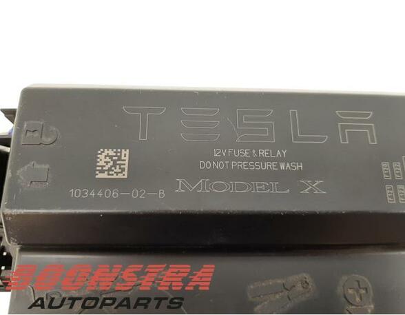 Fuse Box TESLA Model X (--), TESLA Model X (5YJX)