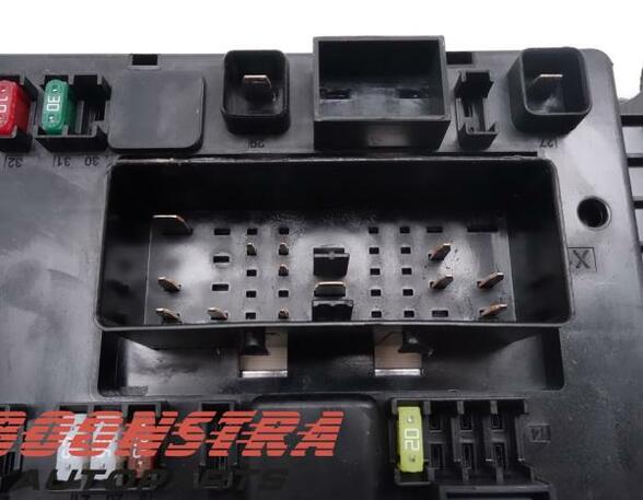 Fuse Box OPEL Zafira Tourer C (P12)