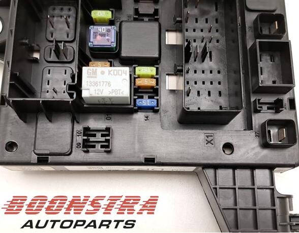 Fuse Box OPEL Zafira Tourer C (P12)