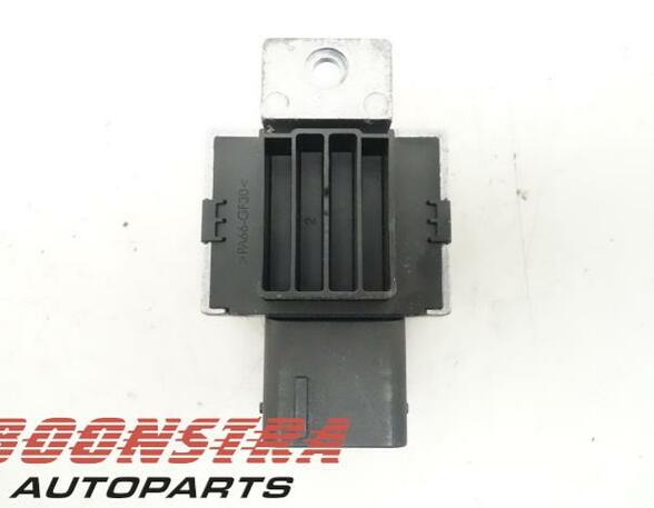 Glow Plug Relay Preheating PEUGEOT 508 SW I (8E)