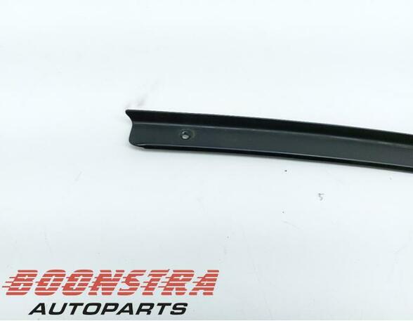 Trim Strip Bumper PORSCHE 928 (--)