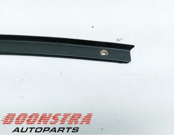 Trim Strip Bumper PORSCHE 928 (--)