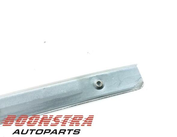 Trim Strip Bumper PORSCHE 928 (--)