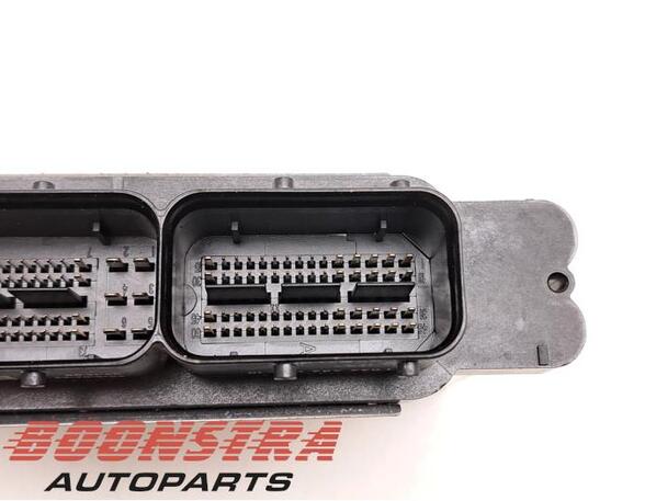 Control unit for engine SKODA OCTAVIA III Combi (5E5, 5E6)