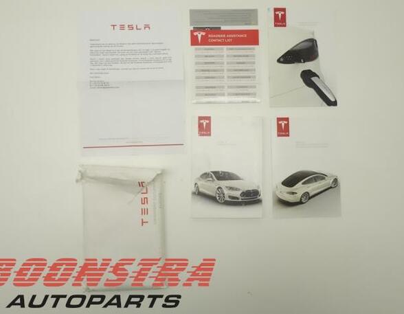 Bordbuch Tesla Model S 5YJS 103308100 P11145933