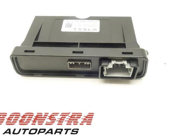 Control unit for fixing brake TESLA MODEL S (5YJS)