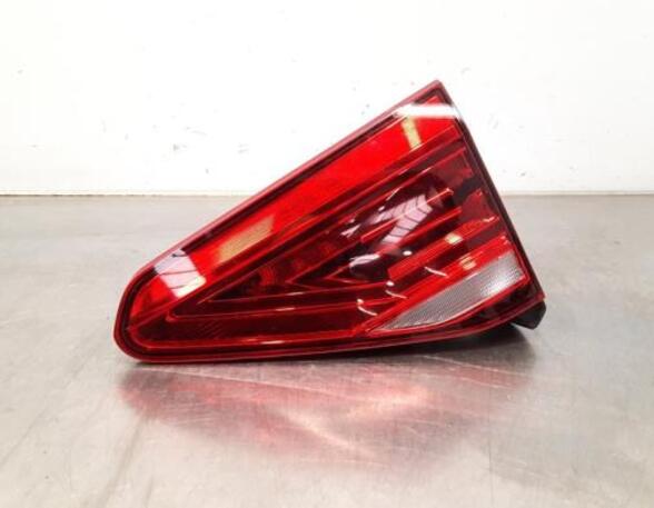 Combination Rearlight VW TOURAN (5T1)