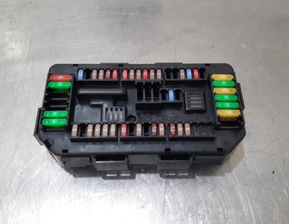 Fuse Box BMW 3 (F30, F80), BMW 1 (F20)