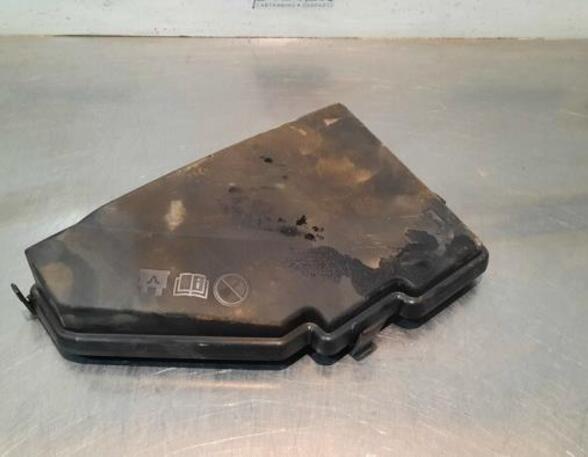 Fuse Box VOLVO V60 II (225), VOLVO V60 II Cross Country (227)