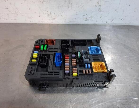 Fuse Box CITROËN C3 III (SX), CITROËN C3 II (SC_)