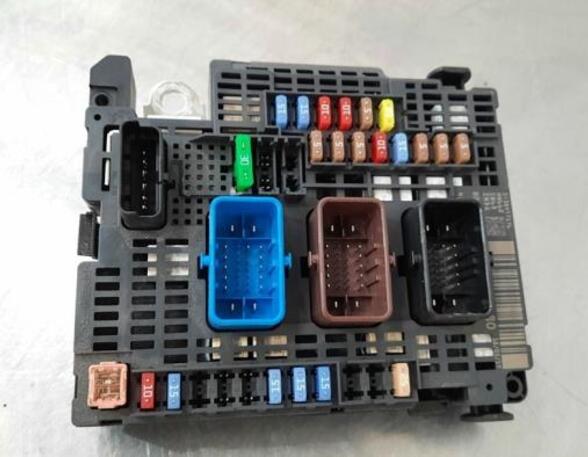 Fuse Box PEUGEOT 5008 II (MC_, MJ_, MR_, M4_), PEUGEOT 3008 SUV (MC_, MR_, MJ_, M4_)