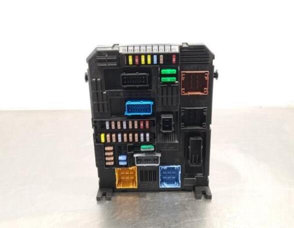 Fuse Box OPEL MOKKA