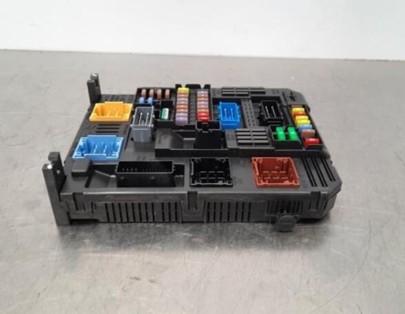 Fuse Box CITROËN C4 III (BA_, BB_, BC_)