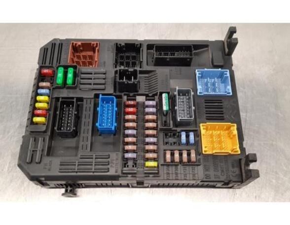 Fuse Box PEUGEOT 5008 II (MC_, MJ_, MR_, M4_)