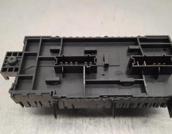 Fuse Box MERCEDES-BENZ A-CLASS (W176)