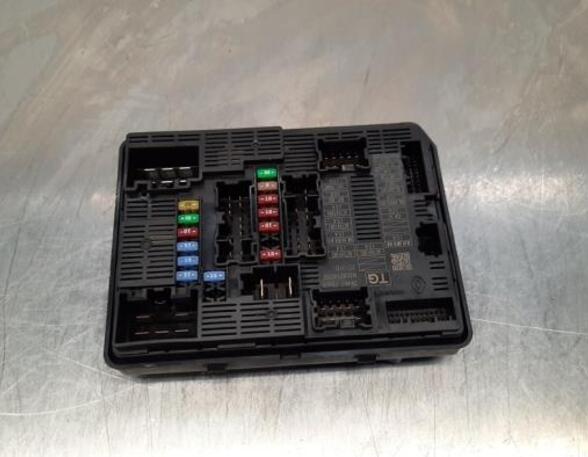 Fuse Box RENAULT TRAFIC III Van (FG_)