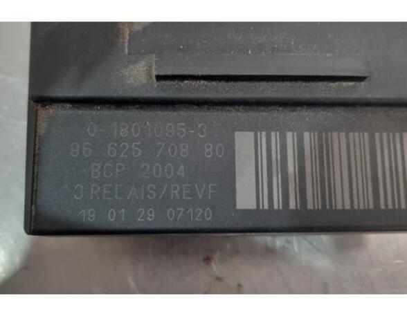 Glow Plug Relay Preheating PEUGEOT 5008 (0U_, 0E_), PEUGEOT 308 SW II (LC_, LJ_, LR_, LX_, L4_), PEUGEOT RIFTER