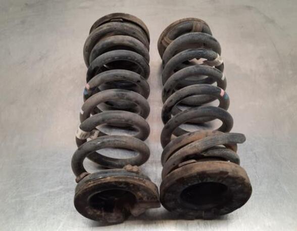 Coil Spring JAGUAR F-PACE (X761)