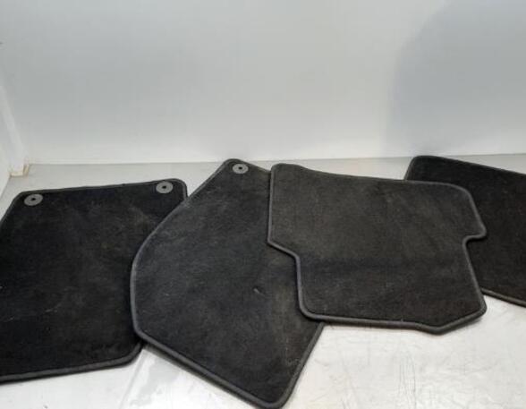 Floor mat (Carpet Mat) SKODA FABIA III (NJ3)