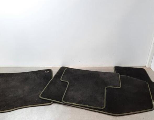 Floor mat (Carpet Mat) PEUGEOT 308 III (FB_, FH_, FP_, F3_, FM_)