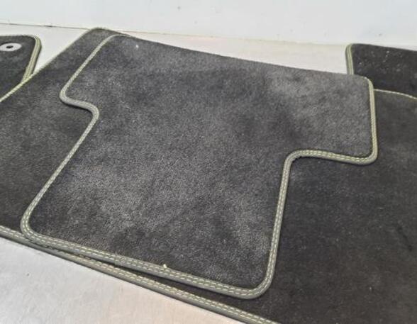 Floor mat (Carpet Mat) PEUGEOT 308 III (FB_, FH_, FP_, F3_, FM_)