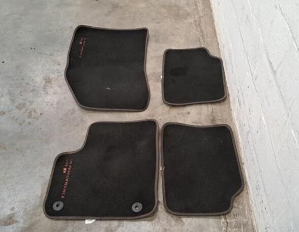 Floor mat (Carpet Mat) DS DS 3 / DS 3 CROSSBACK (UR_, UC_, UJ_)