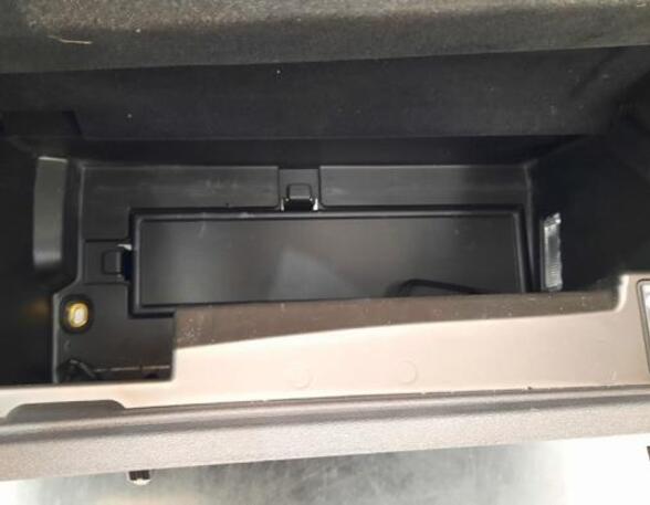 Glove Compartment (Glovebox) AUDI A3 Sportback (8YA)