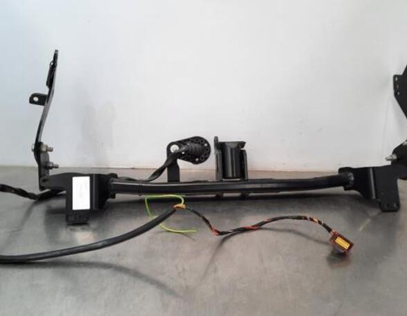 Tow Hitch (Towbar) OPEL CORSA F (P2JO)