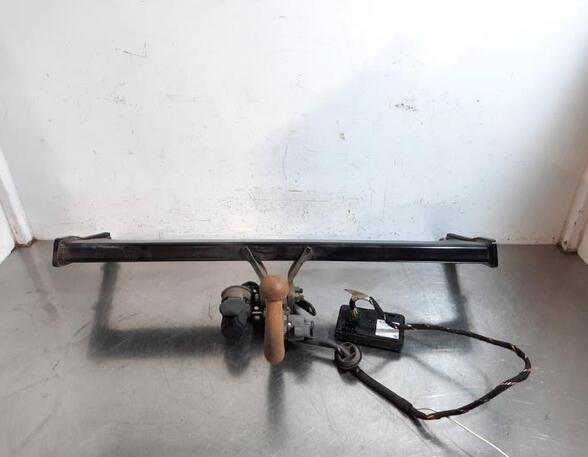 Tow Hitch (Towbar) VOLVO V40 Hatchback (525, 526), VOLVO V40 Cross Country (526)