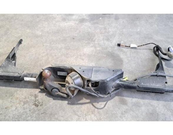 Tow Hitch (Towbar) VW TOURAN (5T1)