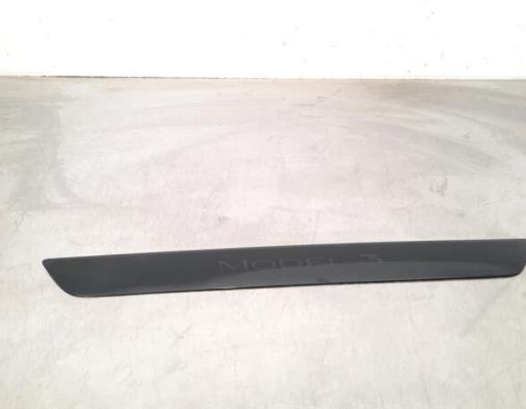 Trim Strip Bumper TESLA MODEL 3 (5YJ3)